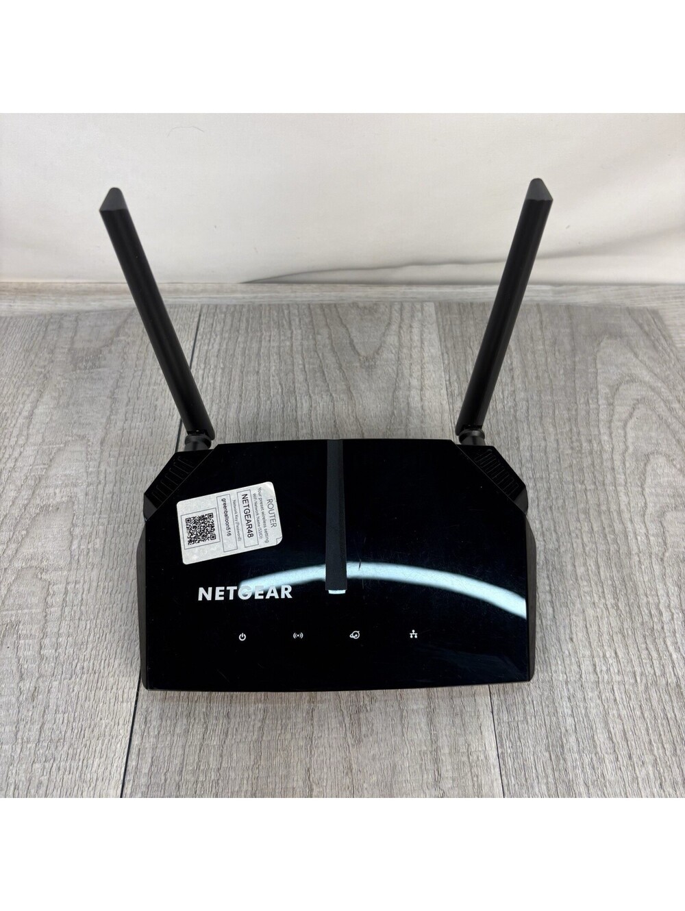 NETGEAR AC1200 Dual Band WiFi Router (Model R6120) w/ Power Adapter & Cable - Picture 2 of 8